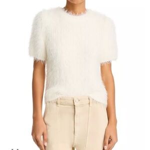 Velvet by Graham & Spencer
Ella Knit Short Sleeve Sweater size xs